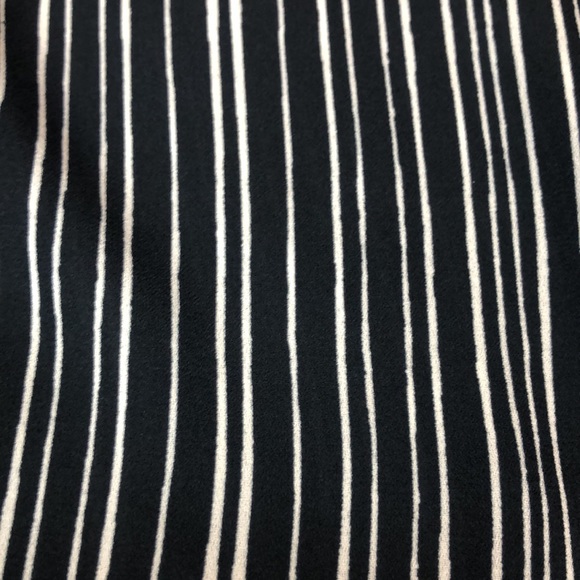 NWT Van Heusen Navy and White Stripe Top - Picture 6 of 7